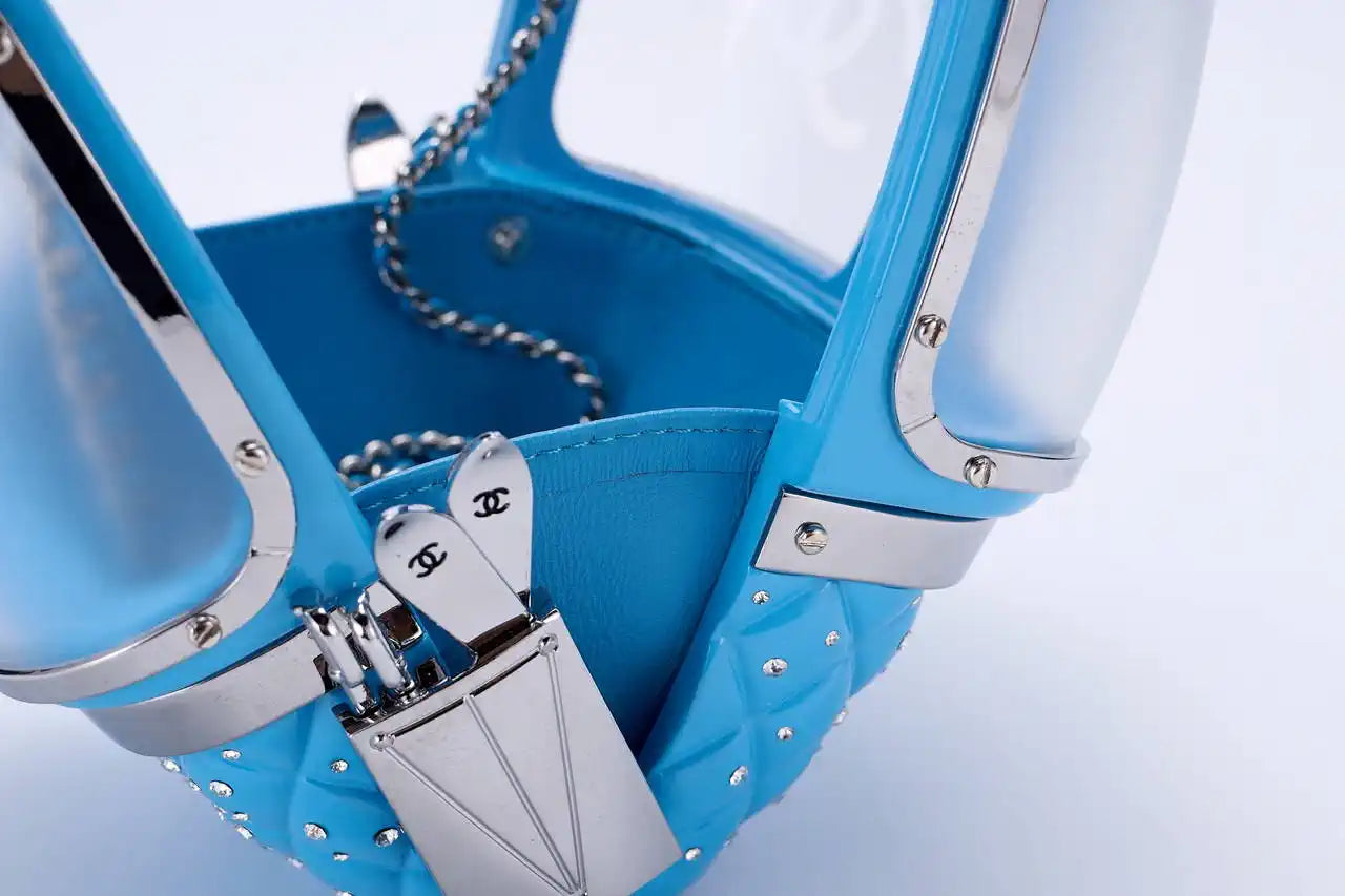Chanel Resort 2019 Ski Gondola Turquoise Runway Swarovski Minaudi¨¨re Bag AS1200