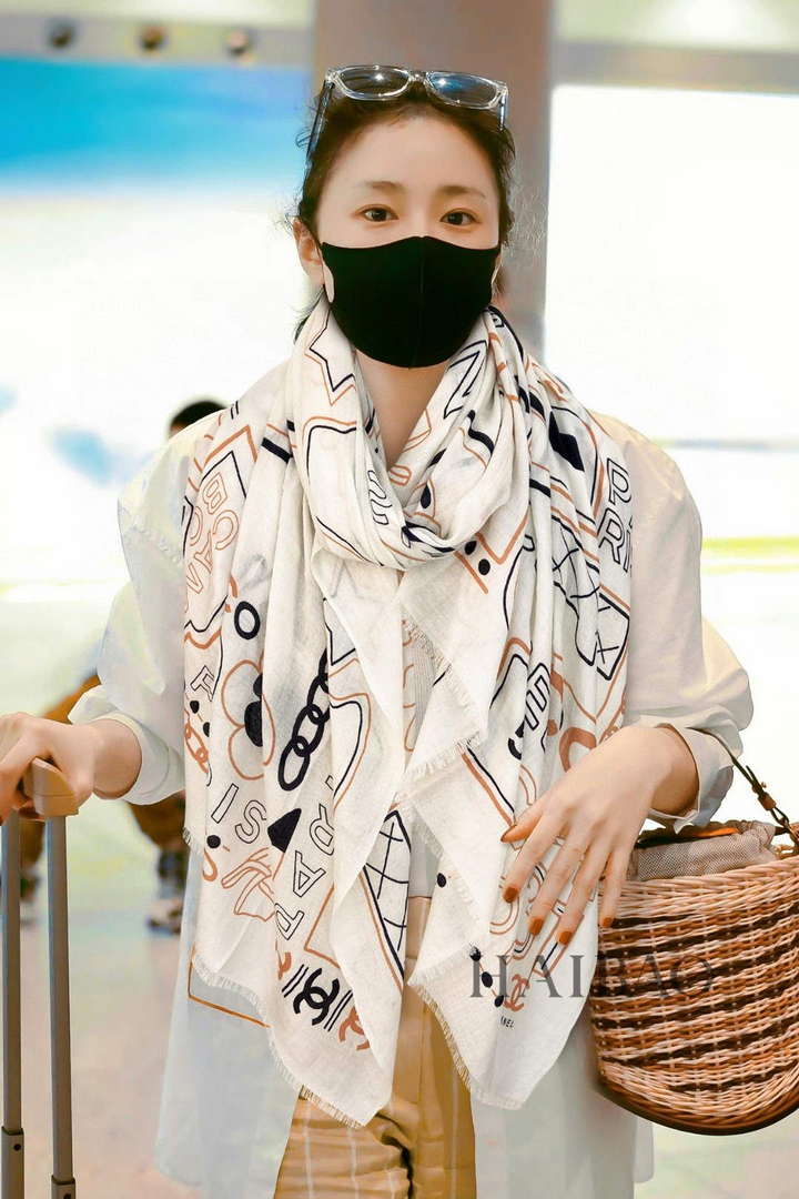 Chanel Scarves Fashion Scarf CC46229 - Default Title - View 1