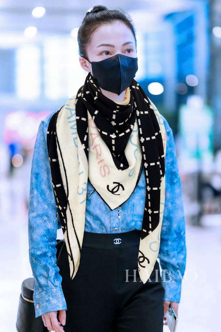 Chanel Scarves Fashion Scarf CC46231 - Default Title - View 1