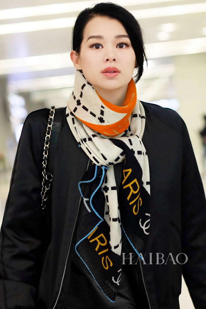 Chanel Scarves Fashion Scarf CC46232 - Default Title - View 1