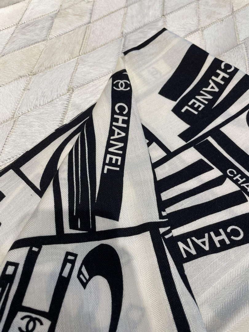 Chanel Scarves Fashion Scarf CC46237
