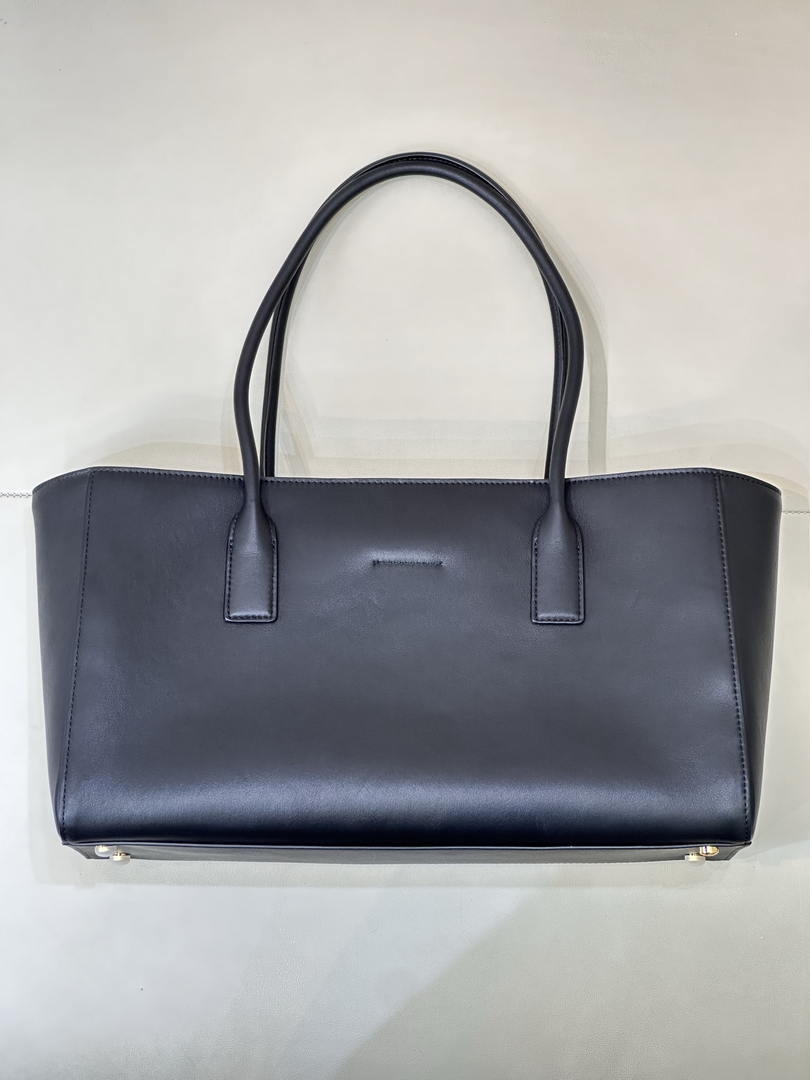 Chanel Small Shopping Bag Calfskin & Gold-Tone Metal AS6243 Black
