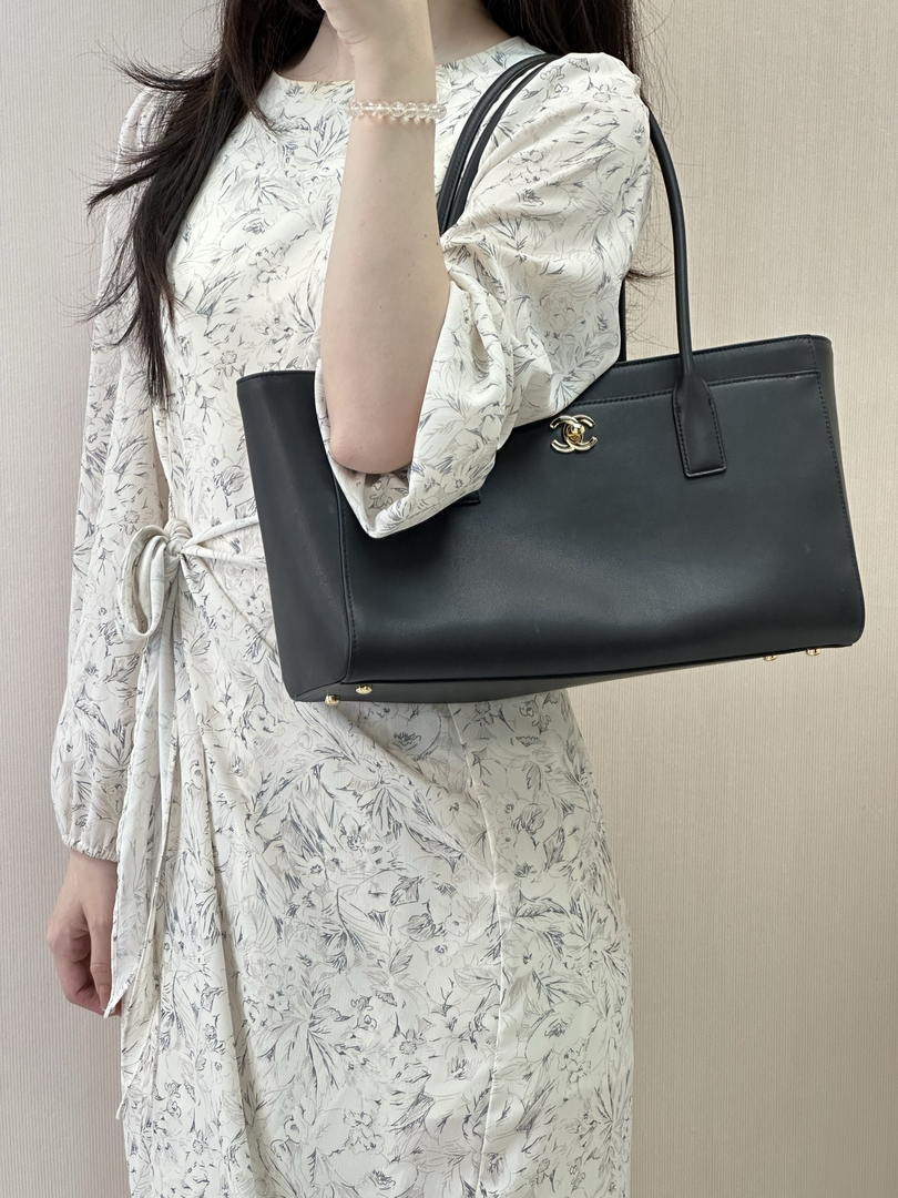 Chanel Small Shopping Bag Calfskin & Gold-Tone Metal AS6243 Black