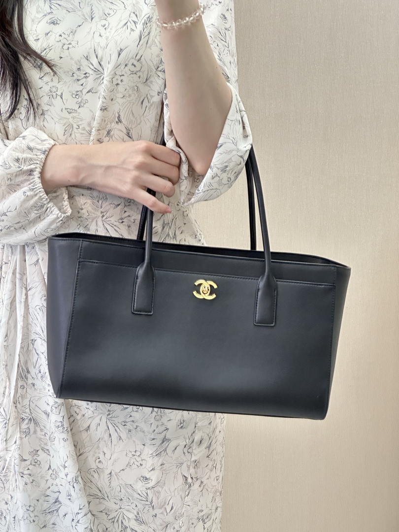 Chanel Small Shopping Bag Calfskin & Gold-Tone Metal AS6243 Black