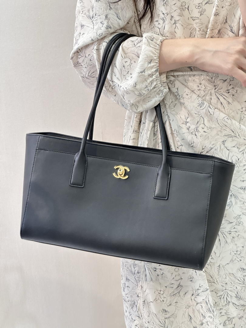 Chanel Small Shopping Bag Calfskin & Gold-Tone Metal AS6243 Black - Default Title - View 4