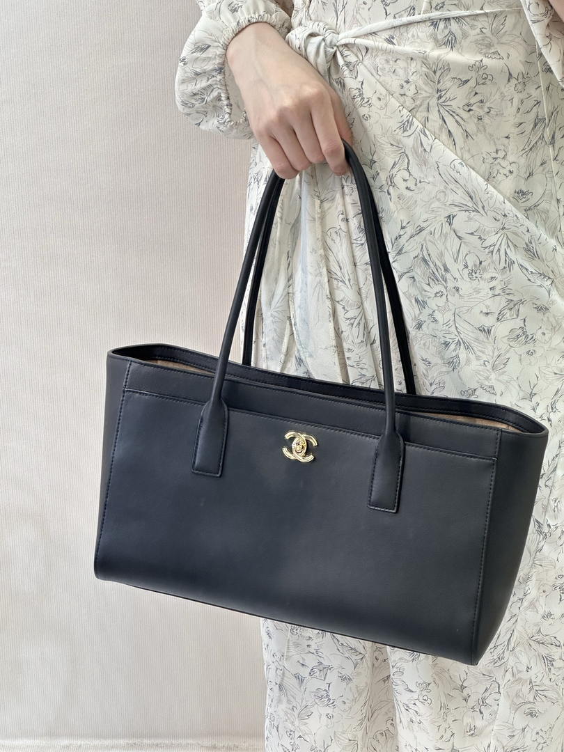 Chanel Small Shopping Bag Calfskin & Gold-Tone Metal AS6243 Black