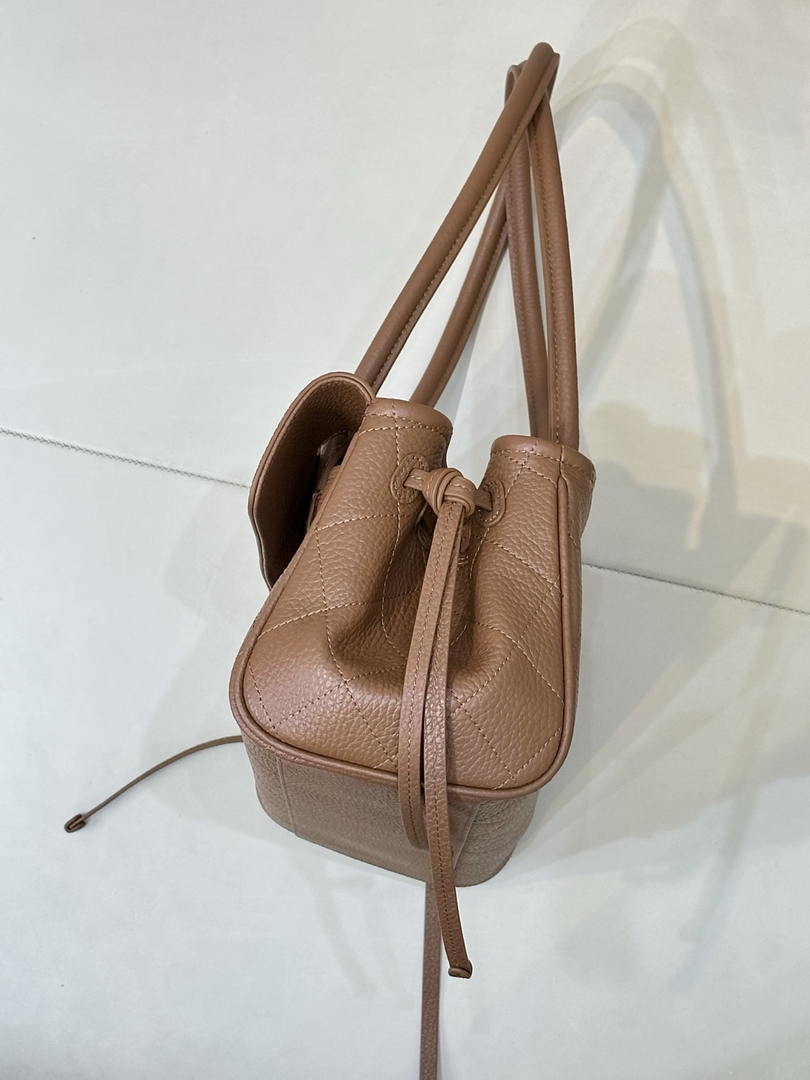 Chanel Small shopping bag Grained calfskin & gold-tone metal AS6288 Brown