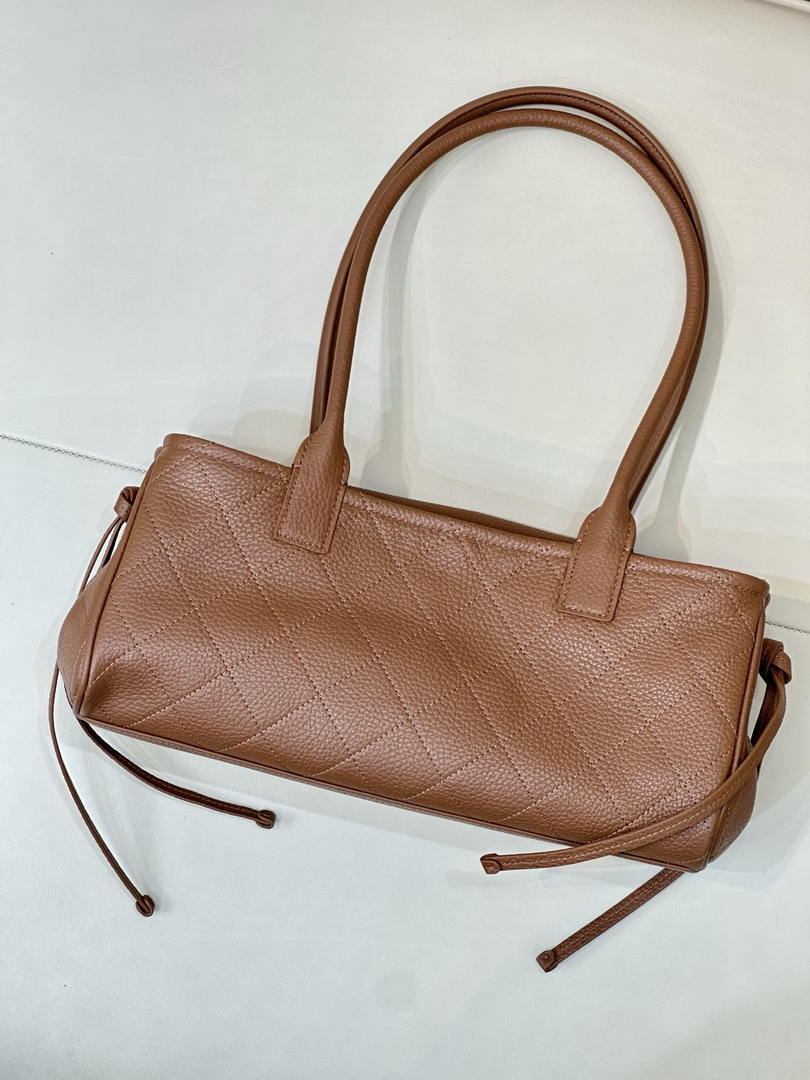 Chanel Small shopping bag Grained calfskin & gold-tone metal AS6288 Brown