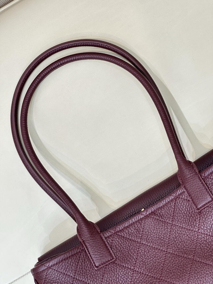 Chanel Small shopping bag Grained calfskin & gold-tone metal AS6288 Wine Red