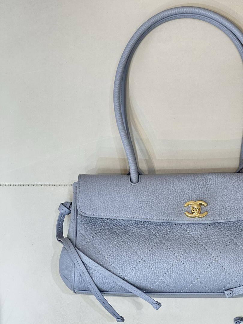 Chanel Small shopping bag Grained calfskin & gold-tone metal AS6288 Light Blue
