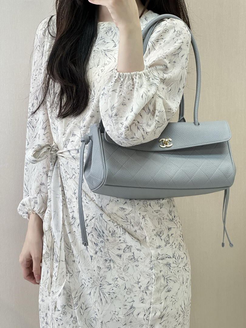 Chanel Small shopping bag Grained calfskin & gold-tone metal AS6288 Light Blue