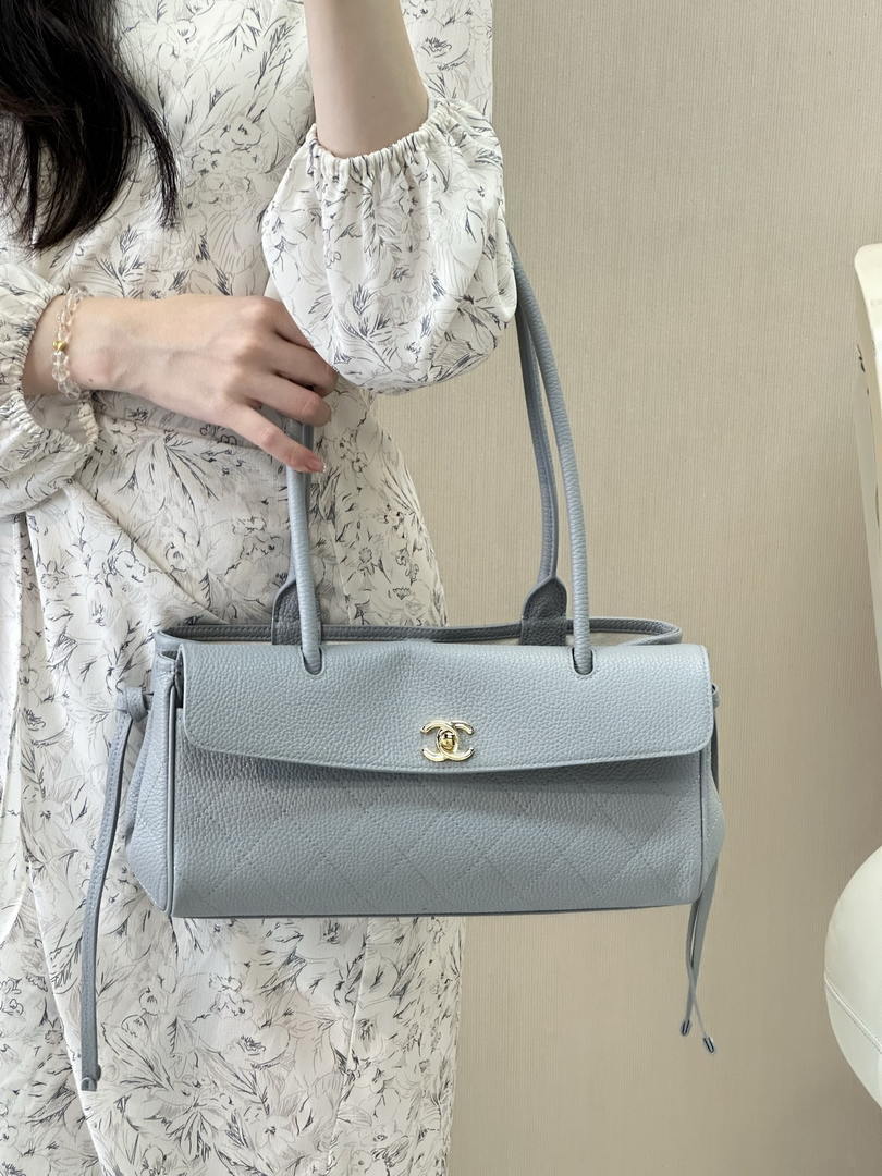 Chanel Small shopping bag Grained calfskin & gold-tone metal AS6288 Light Blue