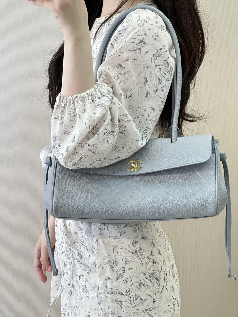 Chanel Small shopping bag Grained calfskin & gold-tone metal AS6288 Light Blue