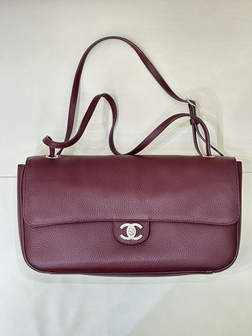 Chanel Maxi Flapbag Grained calfskin & gold-tone metal AS6231 Wine Red