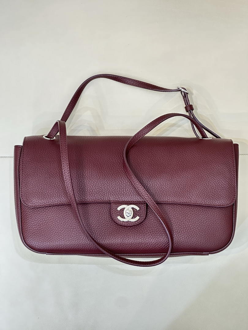 Chanel Maxi Flapbag Grained calfskin & gold-tone metal AS6231 Wine Red