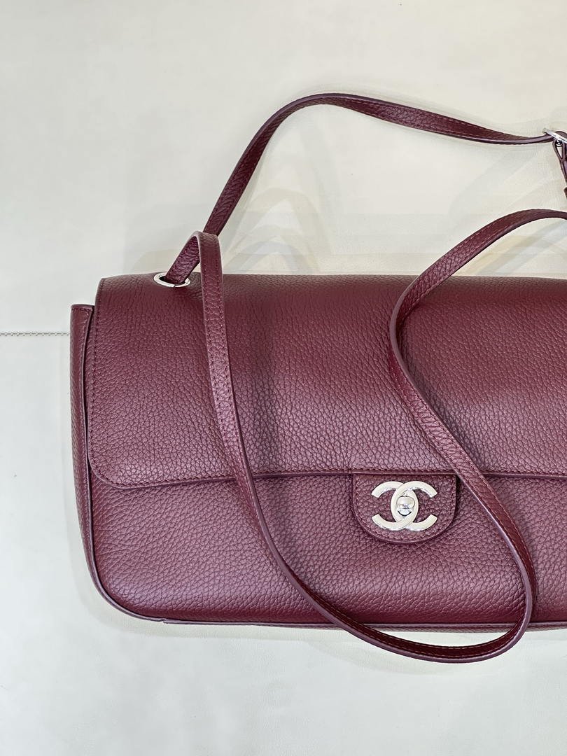 Chanel Maxi Flapbag Grained calfskin & gold-tone metal AS6231 Wine Red