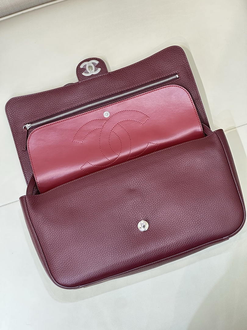 Chanel Maxi Flapbag Grained calfskin & gold-tone metal AS6231 Wine Red