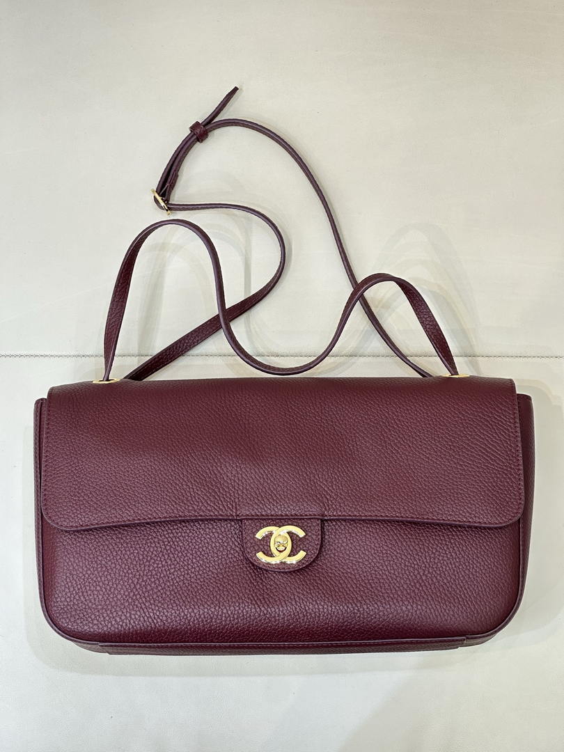 Chanel Maxi Flapbag Grained calfskin & gold-tone metal AS6231 Wine Red