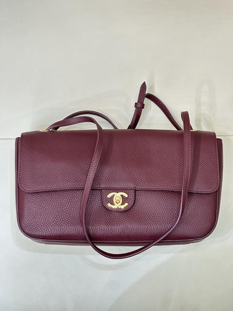 Chanel Maxi Flapbag Grained calfskin & gold-tone metal AS6231 Wine Red