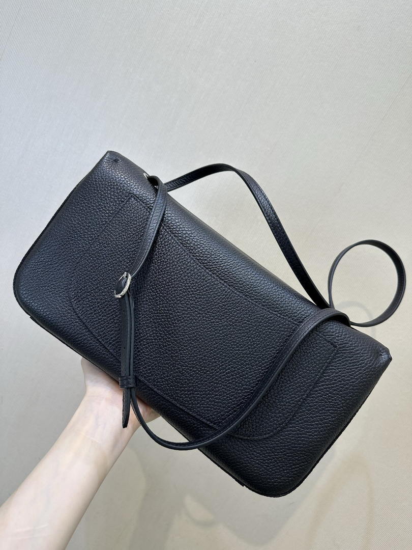 Chanel Maxi Flapbag Grained calfskin & gold-tone metal AS6231 Black - Gold - View 7