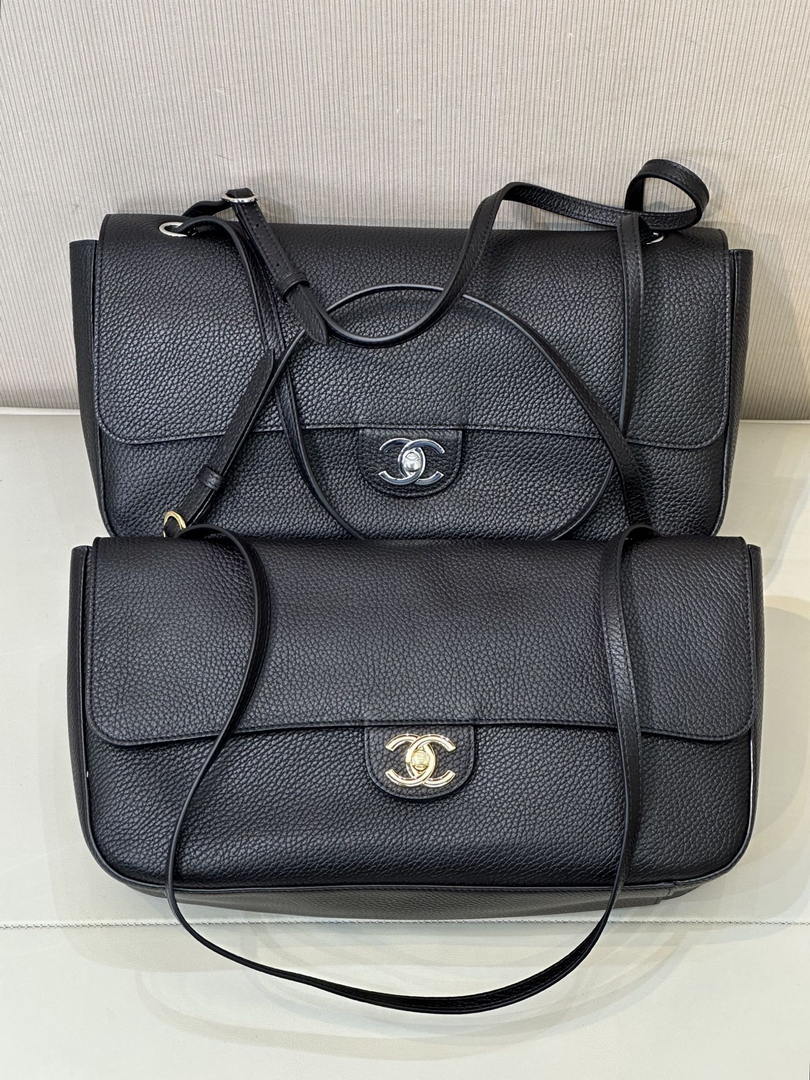 Chanel Maxi Flapbag Grained calfskin & gold-tone metal AS6231 Black