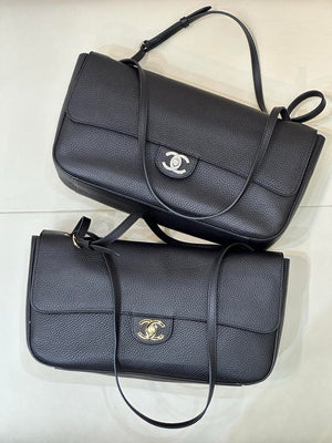 Chanel Maxi Flapbag Grained calfskin & gold-tone metal AS6231 Black - Gold - View 2