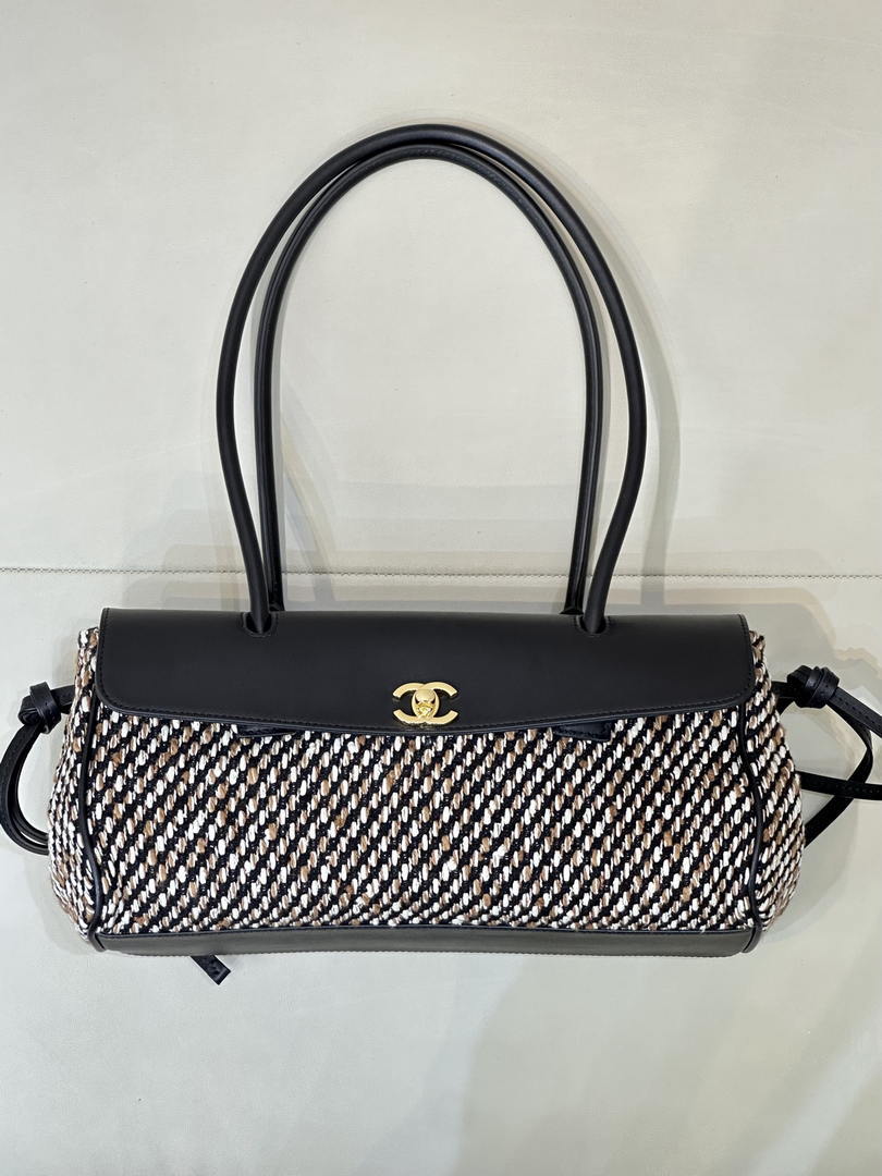 Chanel Small shopping bag Grained calfskin & gold-tone metal AS6288 Black &Tweed