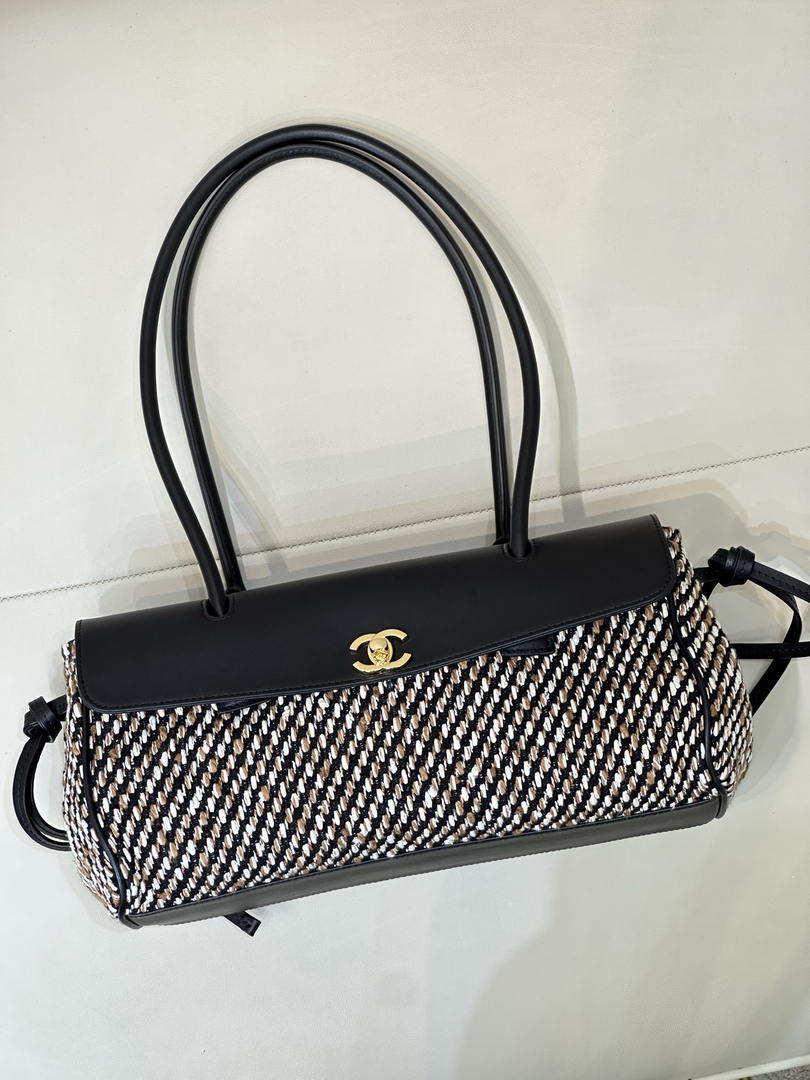 Chanel Small shopping bag Grained calfskin & gold-tone metal AS6288 Black &Tweed
