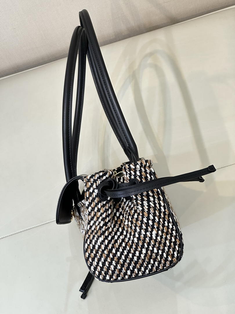 Chanel Small shopping bag Grained calfskin & gold-tone metal AS6288 Black &Tweed
