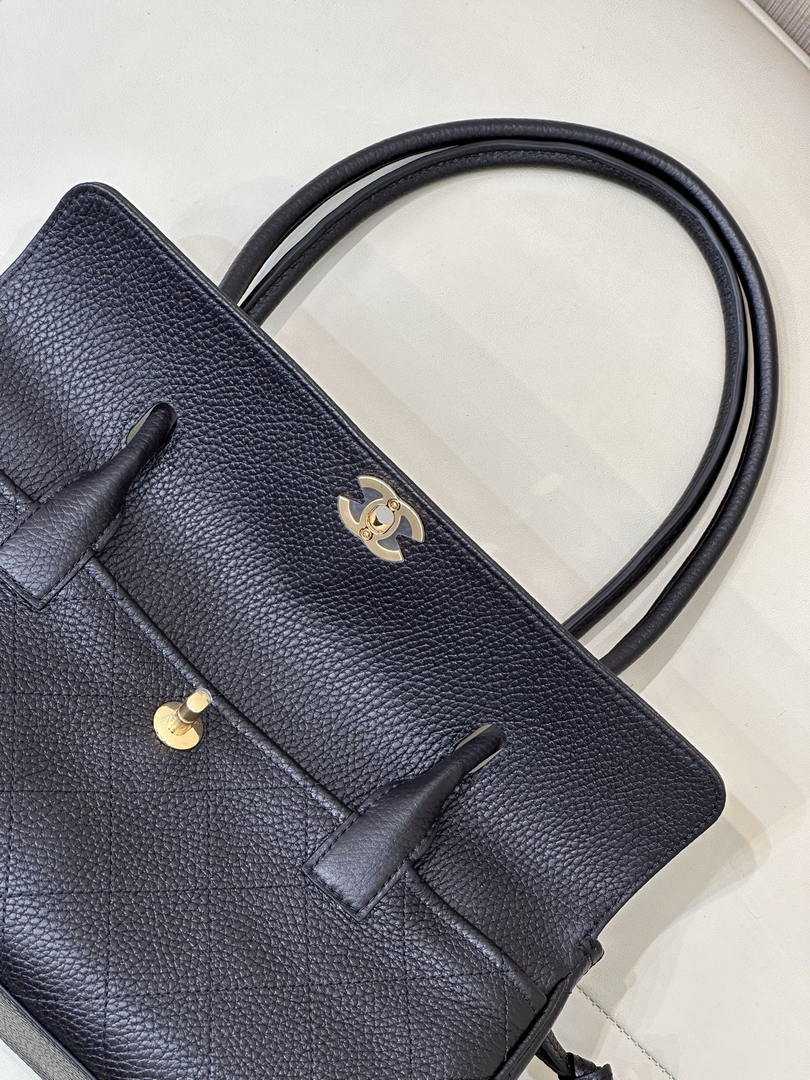 Chanel Small shopping bag Grained calfskin & gold-tone metal AS6288 Black