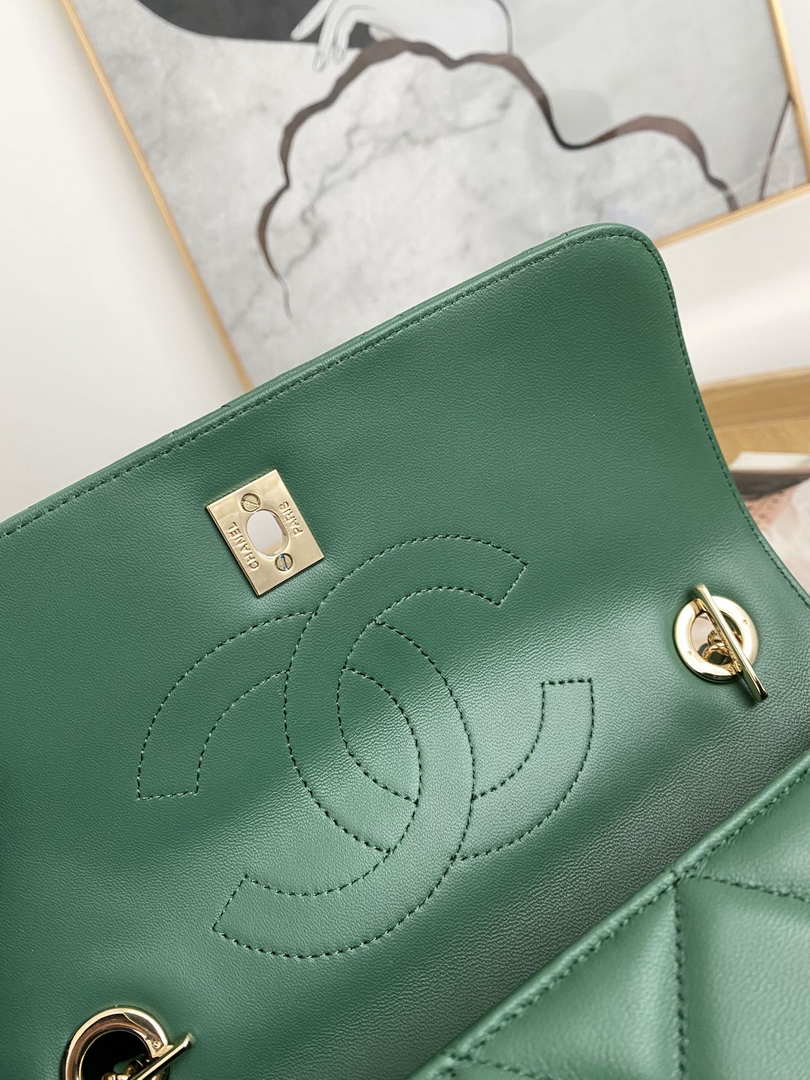 Chanel Small Trendy CC Flap Bag With Top Handle Lambskin bag A92236 Green Gold