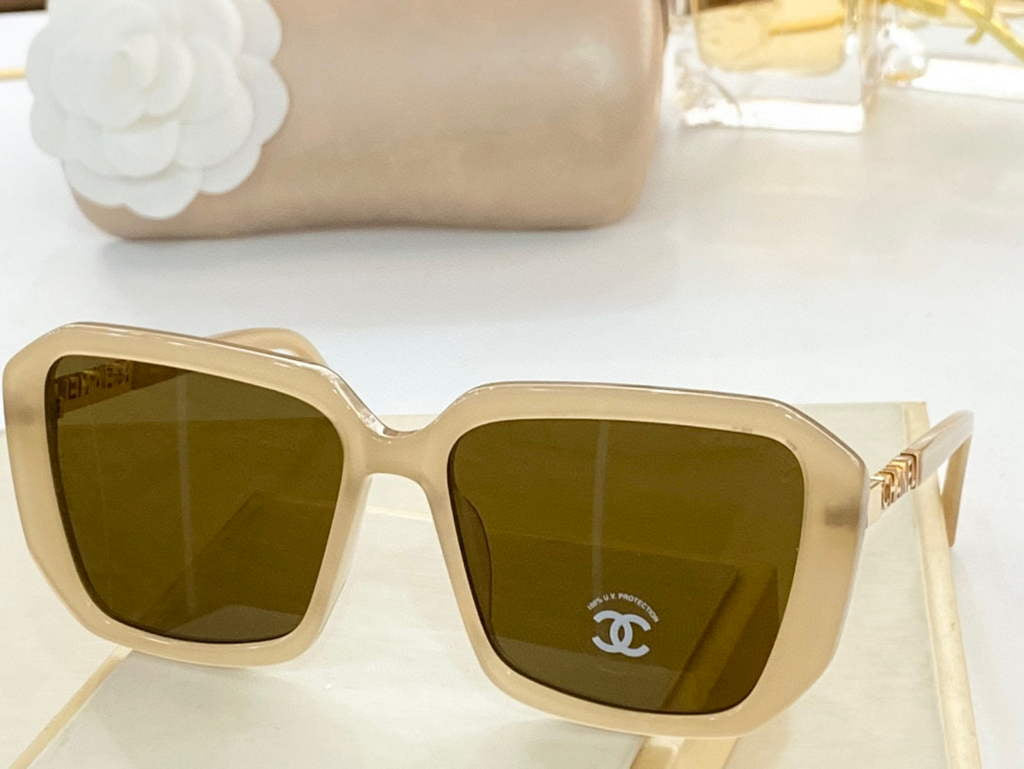 Chanel Cat Eye Sunglasses Luxury Chanel Shield Sport Fashion Show 993122