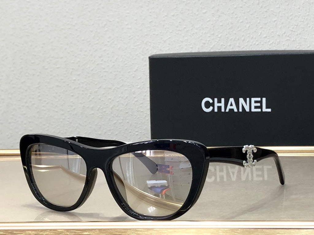 Chanel Cat Eye Sunglasses Luxury Chanel Shield Sport Fashion Show 993181