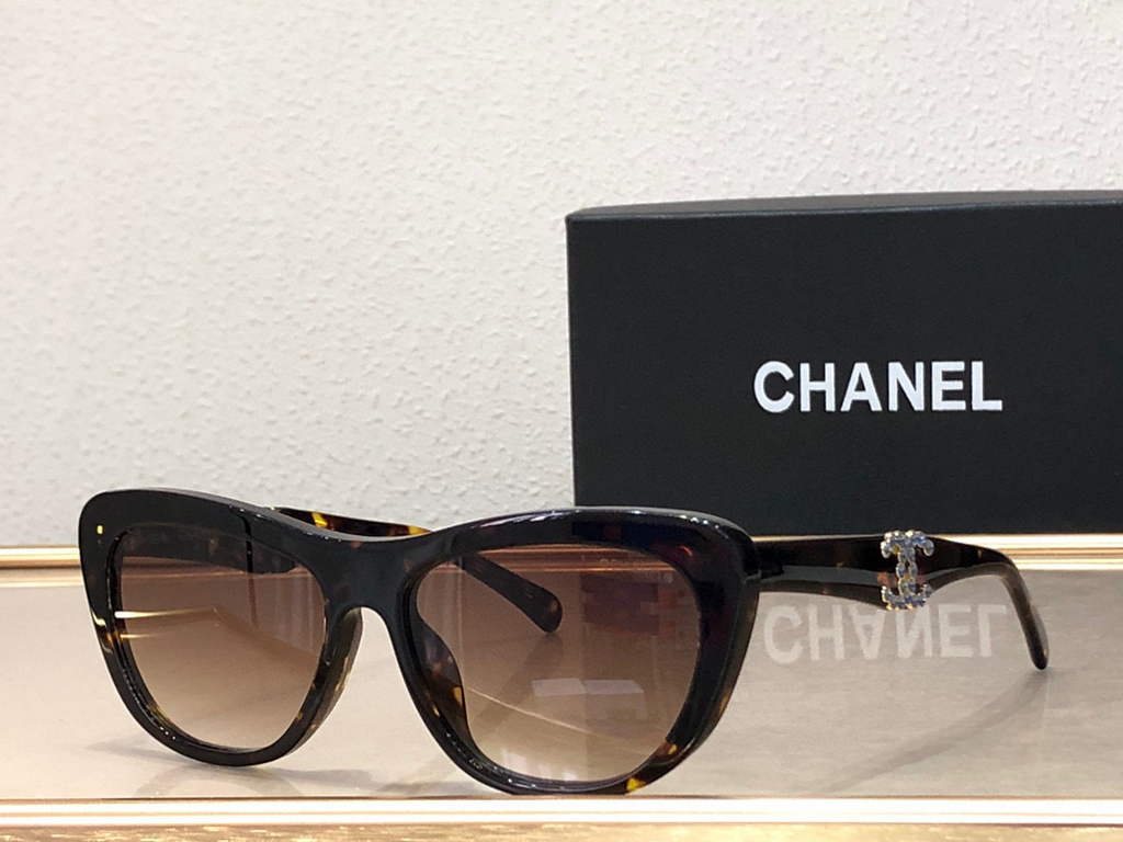 Chanel Cat Eye Sunglasses Luxury Chanel Shield Sport Fashion Show 993182