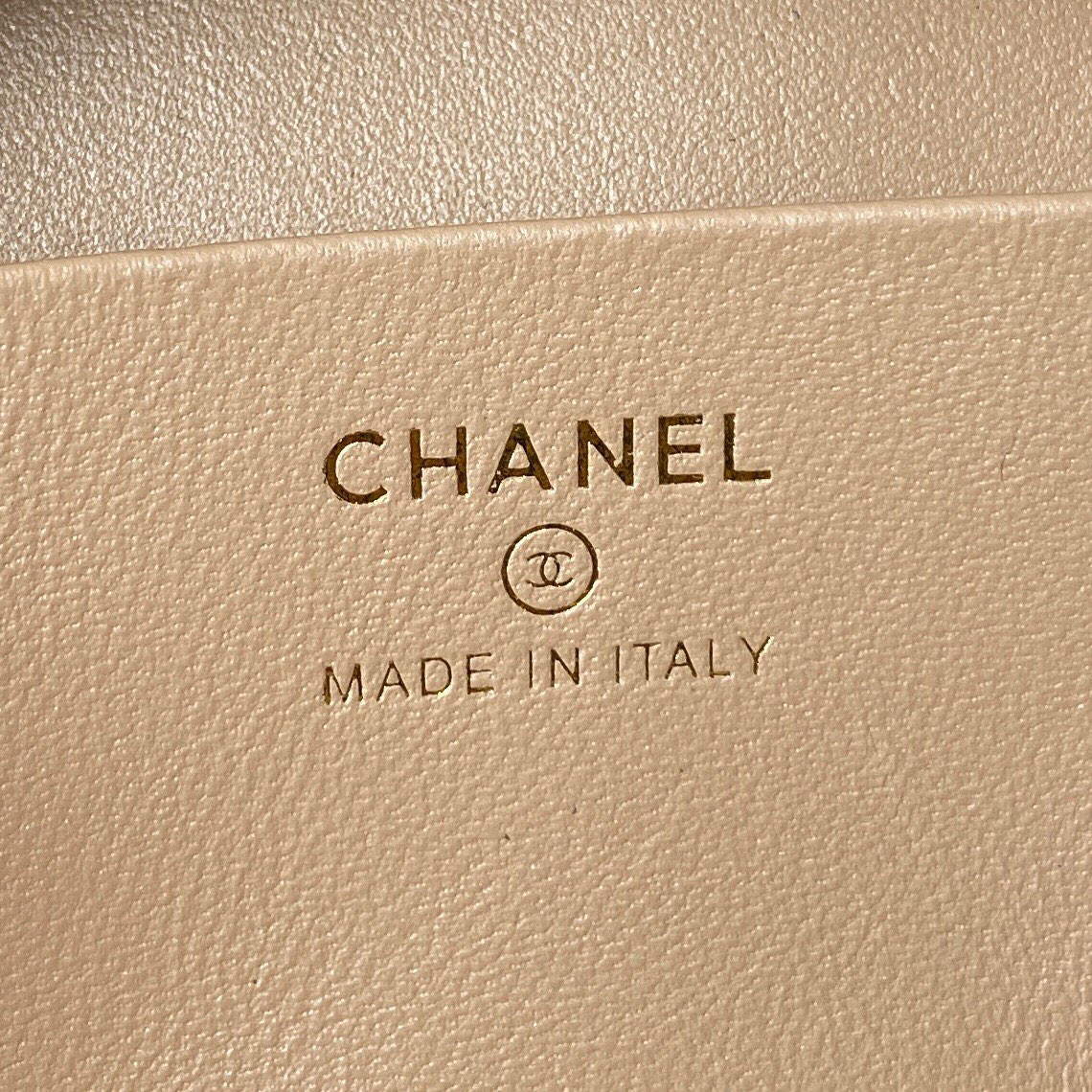 Chanel Vanity Case Shiny Lambskin Gold AP2731 Purple - Default Title - View 9
