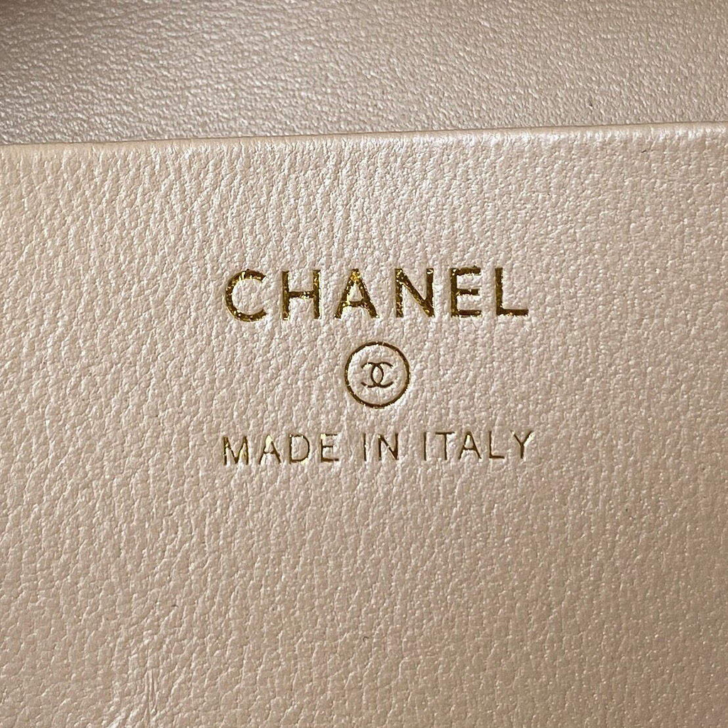 Chanel Vanity Case Shiny Lambskin Gold AP2731 White