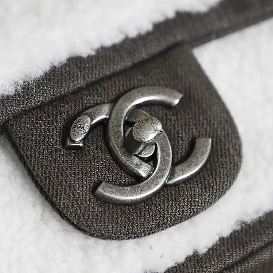Chanel Vintage Large Mini Flap Dallas Exclusive Badge Shearling White