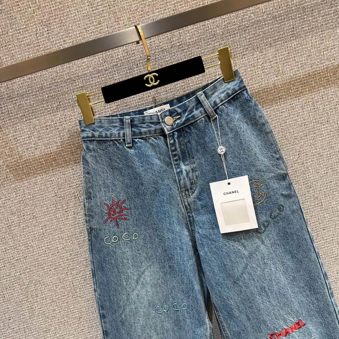 Chanel Women Fashion Jeans with embroidered logo Jeans C58811
