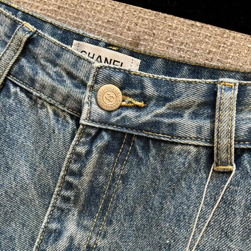 Chanel Women Fashion Jeans with embroidered logo Jeans C58811