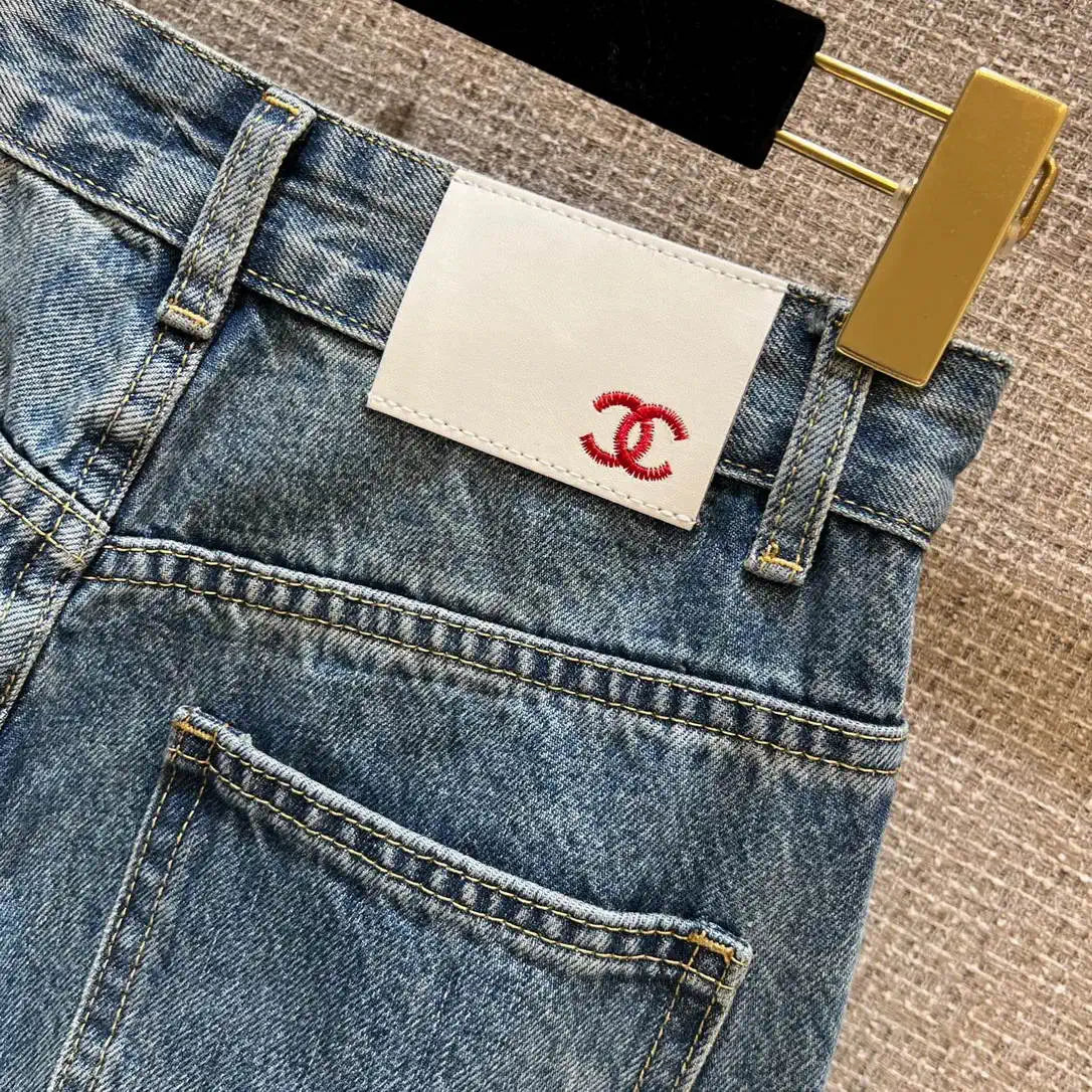 Chanel Women Fashion Jeans with embroidered logo Jeans C58811