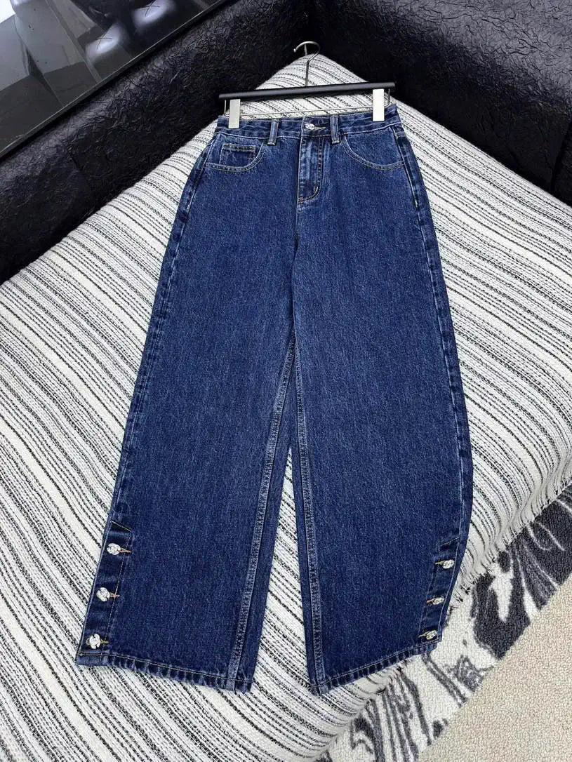 Chanel Women Fashion Jeans with embroidered logo Jeans C58812