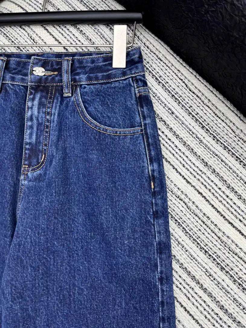 Chanel Women Fashion Jeans with embroidered logo Jeans C58812