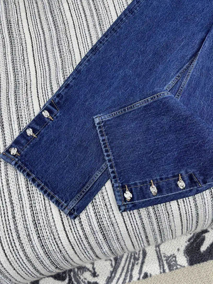 Chanel Women Fashion Jeans with embroidered logo Jeans C58812