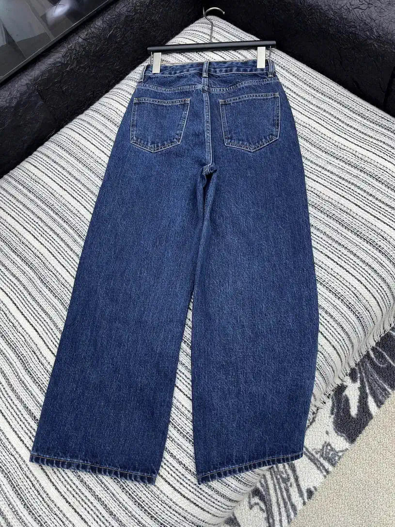 Chanel Women Fashion Jeans with embroidered logo Jeans C58812