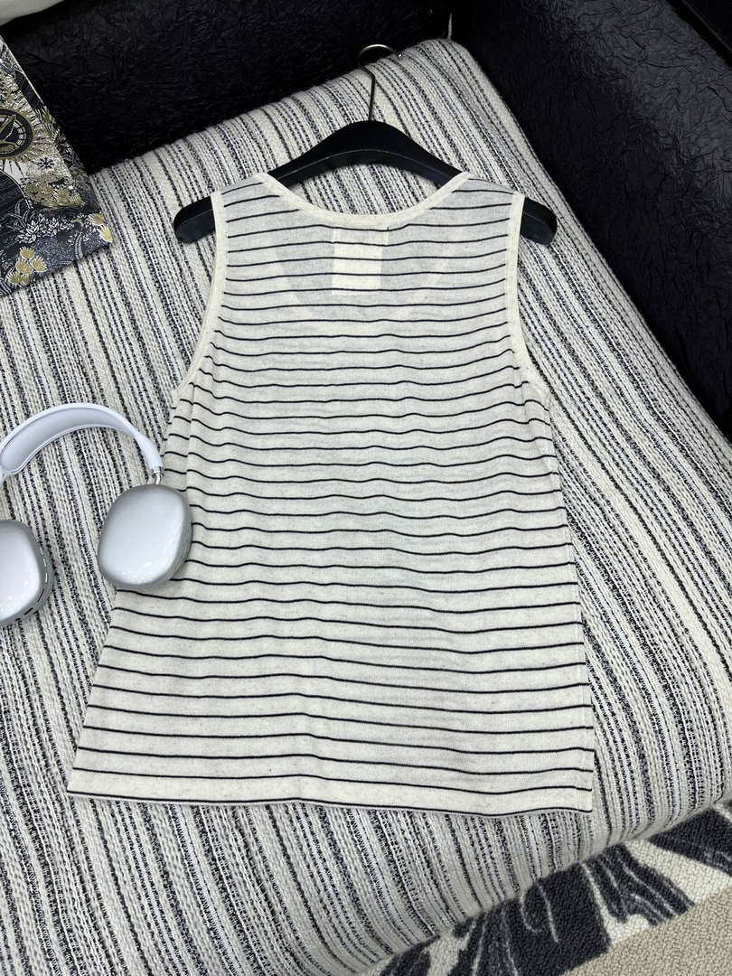 Chanel Women Fashion Knitted T-shirt Vest C81107
