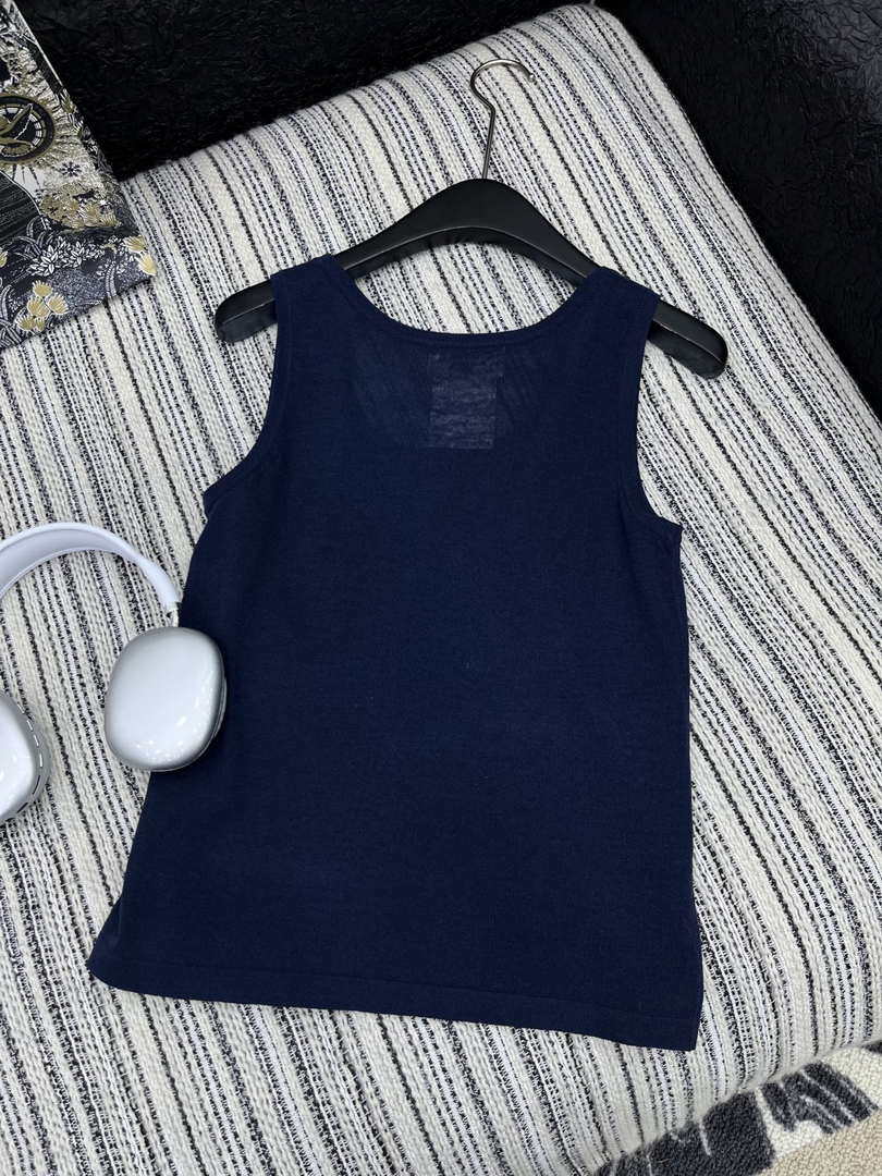 Chanel Women Fashion Knitted T-shirt Vest C81108