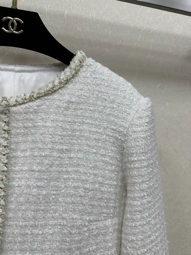 Chanel Women single-breasted round-neck jacket C62318