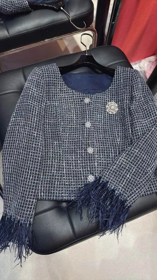 Chanel Women Tweed Thin fabric with ostrich feathers jacket C62329