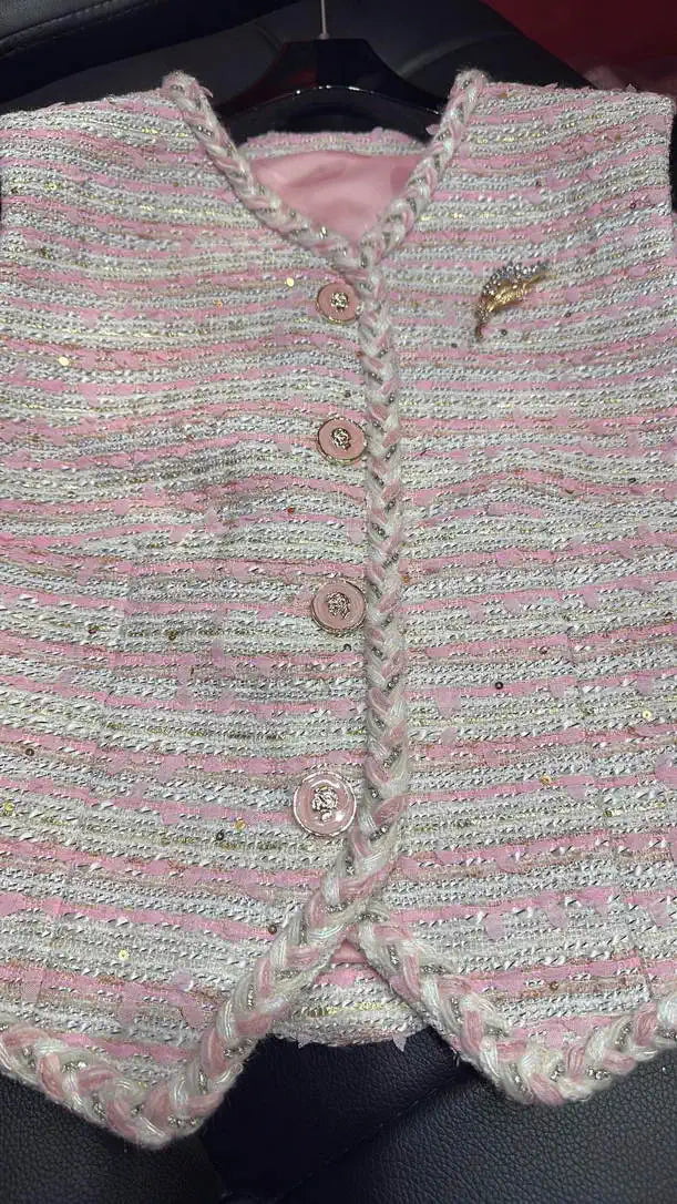Chanel Women Tweed vest jacket C62331