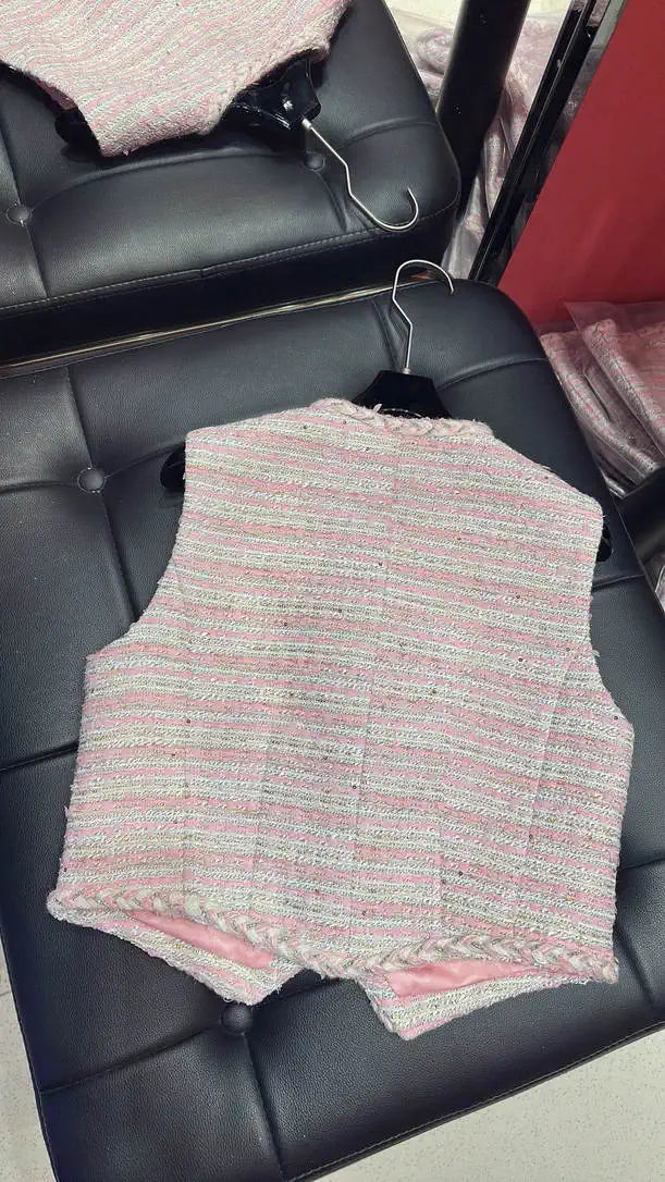 Chanel Women Tweed vest jacket C62331